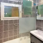 Pet Friendly In St Julien De Peyrolas بيت للعطل