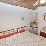 Pet Friendly In St Julien De Peyrolas * Saint-Julien-de-Peyrolas