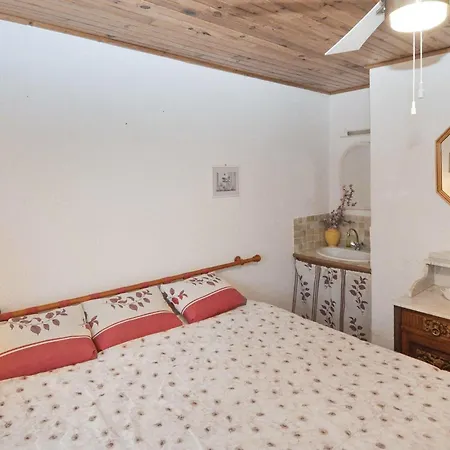 Amazing In St Julien De Peyrolas With Sauna * Saint-Julien-de-Peyrolas