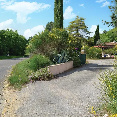 Pet Friendly In St Julien De Peyrolas بيت للعطل